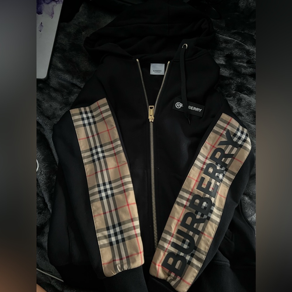 Burberry sweater authentic size xs